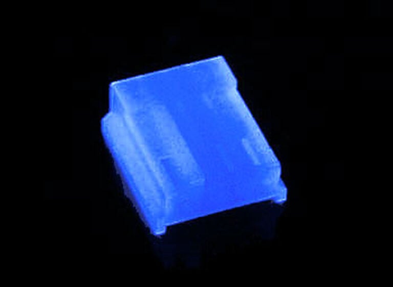 AC Ryan Floppy Power Connector UV Blue image number 0